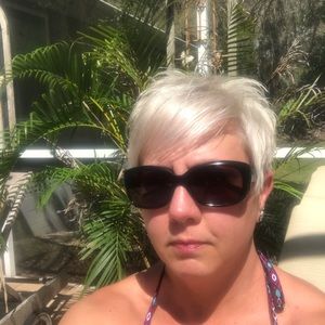 Meet your Posher, Pamela